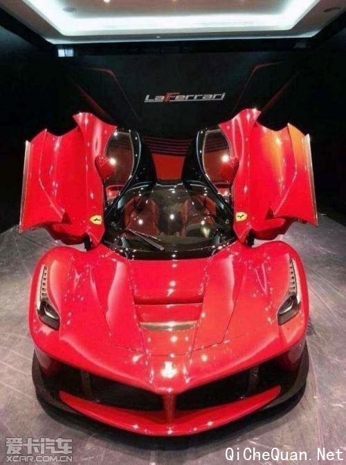 ۿңLa Ferrariع