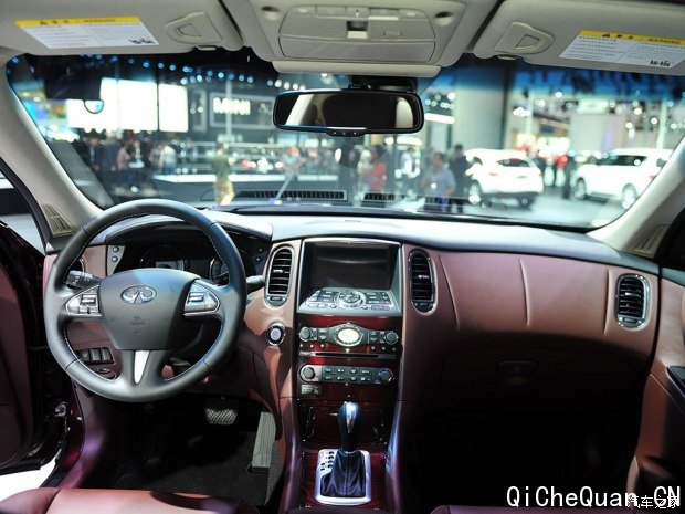Ӣ ӢQX50 2015 