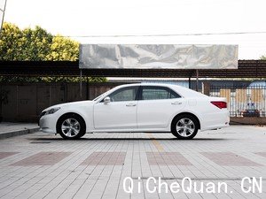 一汽丰田 皇冠 2015款 2.5L 时尚版