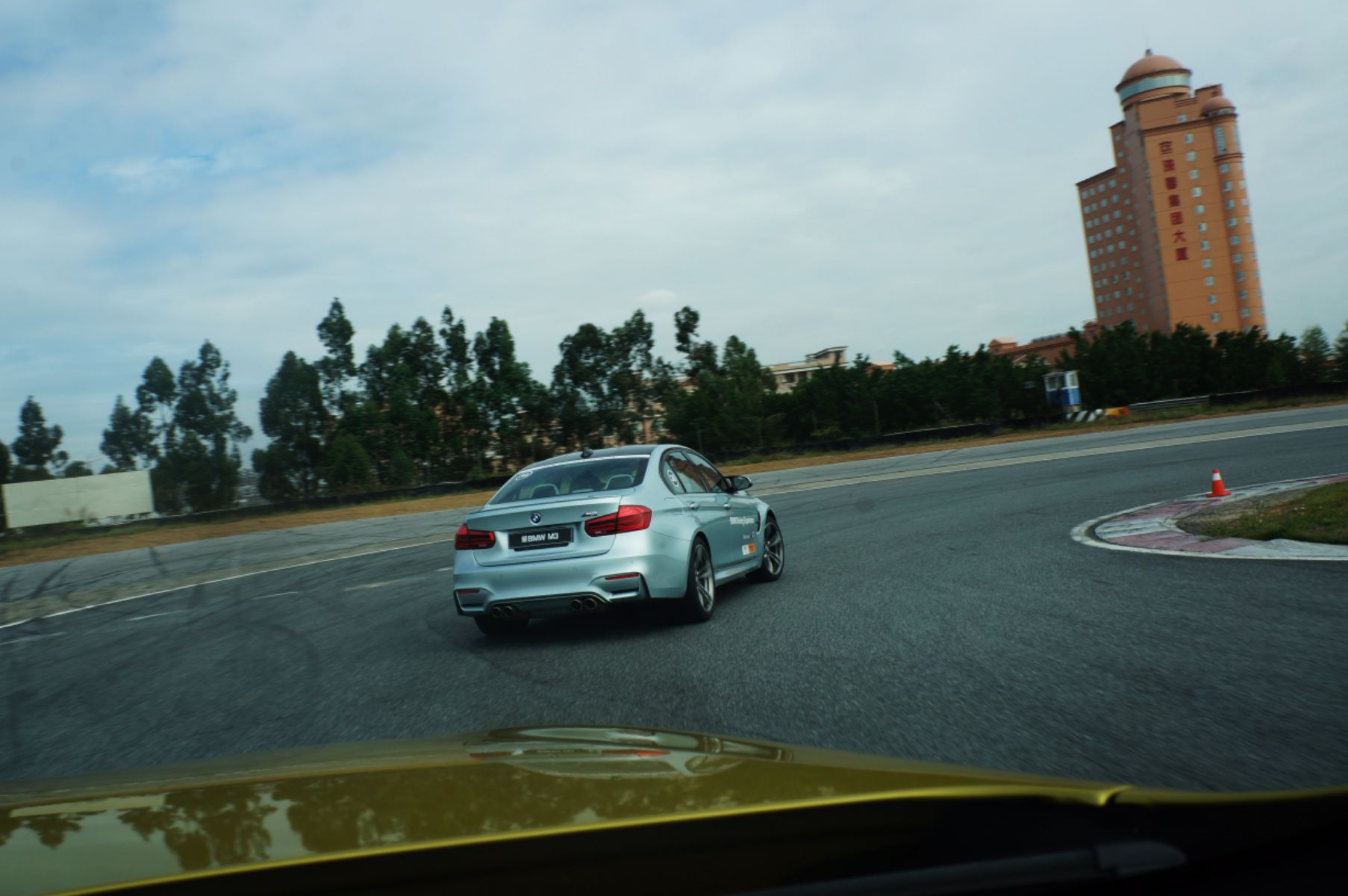 范咖眼镜看世界——BMW精英驾驶培训